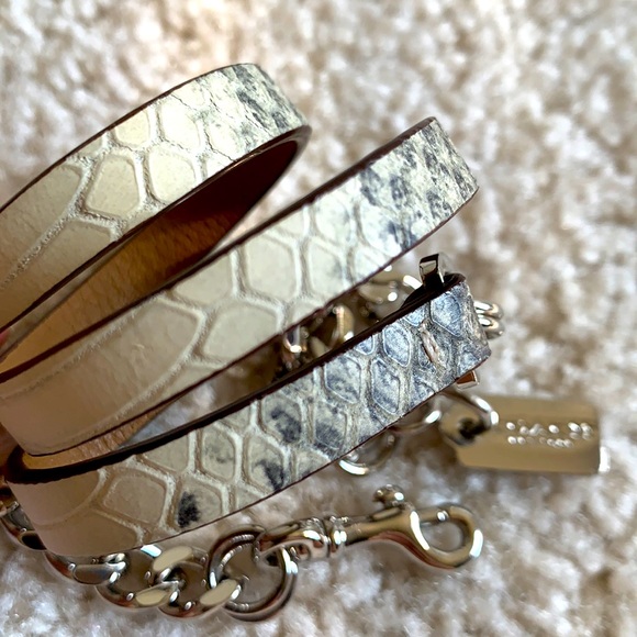 🌺HostPick🌺 COACH python embossed bracelet